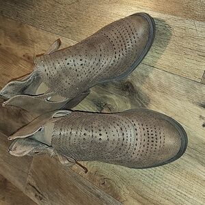 NWOT Very G Cici Brown Perforated Ankle Boots
